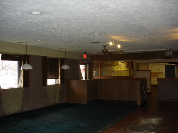 613 E Main St, Carbondale, IL 62901